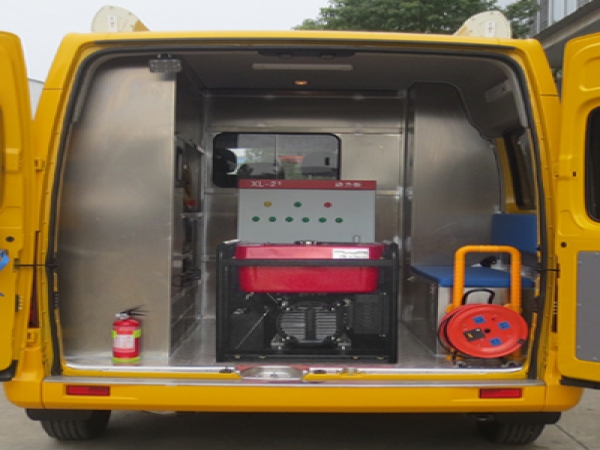 上汽大通輕客型救險(xiǎn)車(chē)